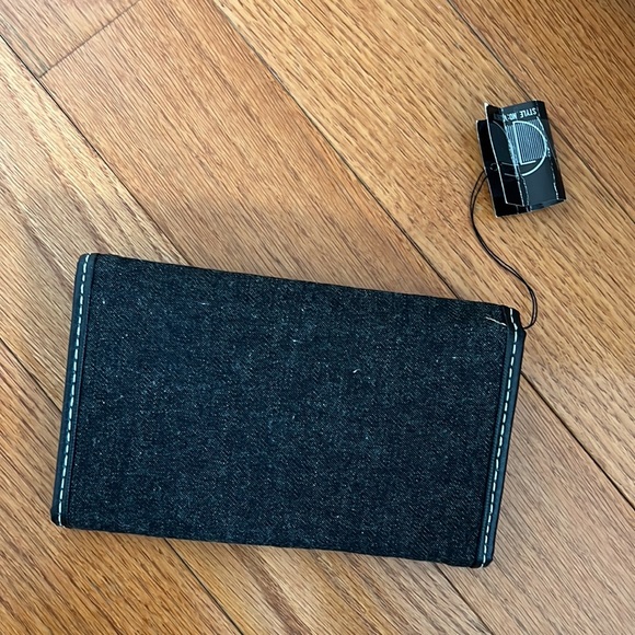 Black Visage tri-fold wallet - Picture 2 of 3